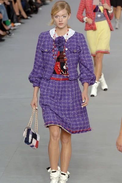 Look 18